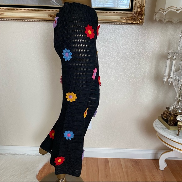 Crochet Floral Pants - Picture 2 of 10